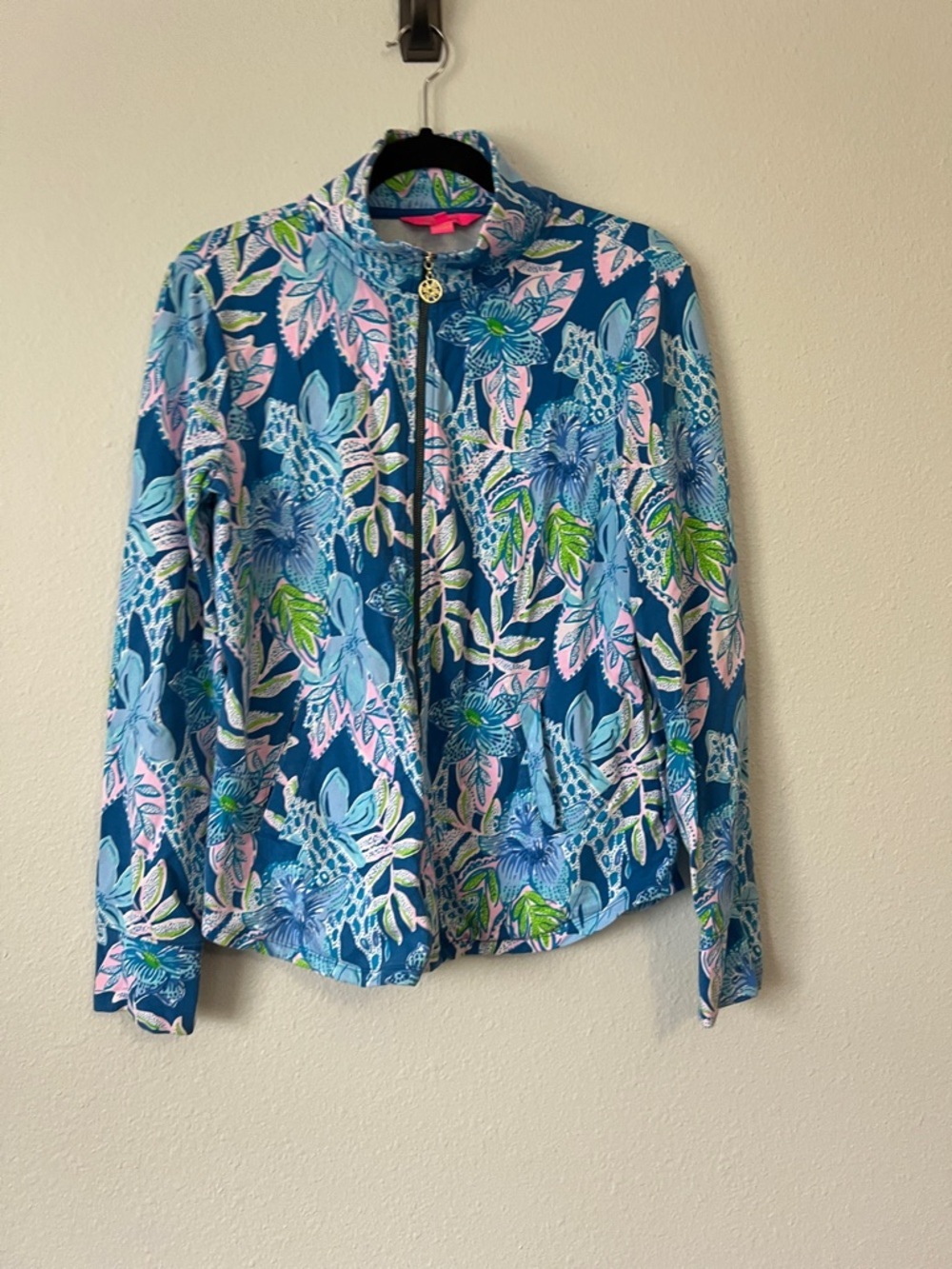 Lilly Pulitzer Leona UPF 50+ Zip-Up :Macaw Blue Tall Me About It small - Picture 4 of 5